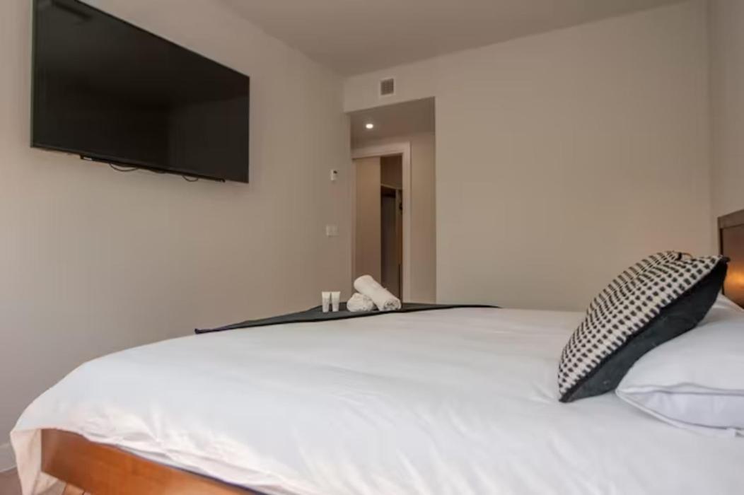 Apartamento Moderno Y Lujoso Apartamento En Urbanizacion Privada Con Terraza De Diseño En Valdebebas / Ciudad Deportiva Real / Feria De *