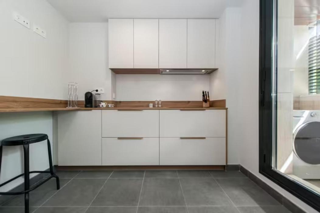 Apartamento Moderno Y Lujoso Apartamento En Urbanizacion Privada Con Terraza De Diseño En Valdebebas / Ciudad Deportiva Real / Feria De *